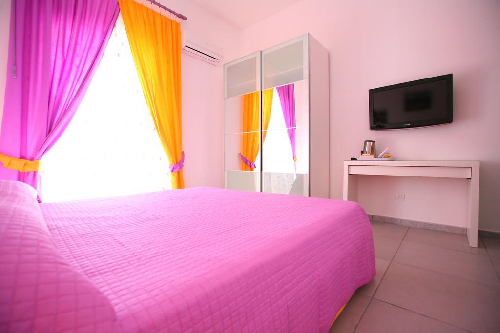 Megaride Santa Lucia Bed & Breakfast Naples Exterior photo