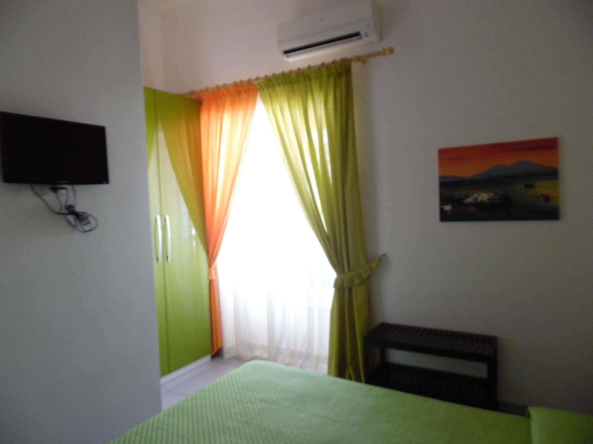 Megaride Santa Lucia Bed & Breakfast Naples Exterior photo