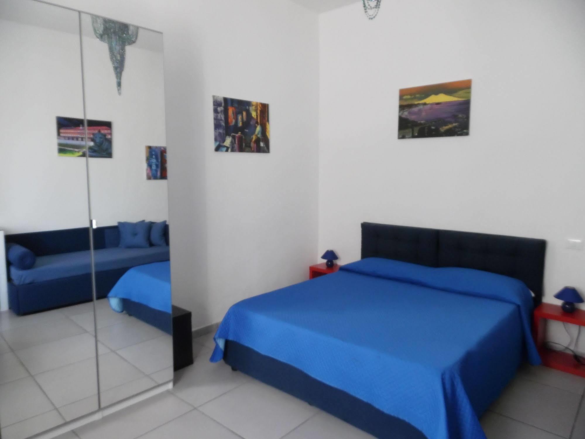 Megaride Santa Lucia Bed & Breakfast Naples Exterior photo